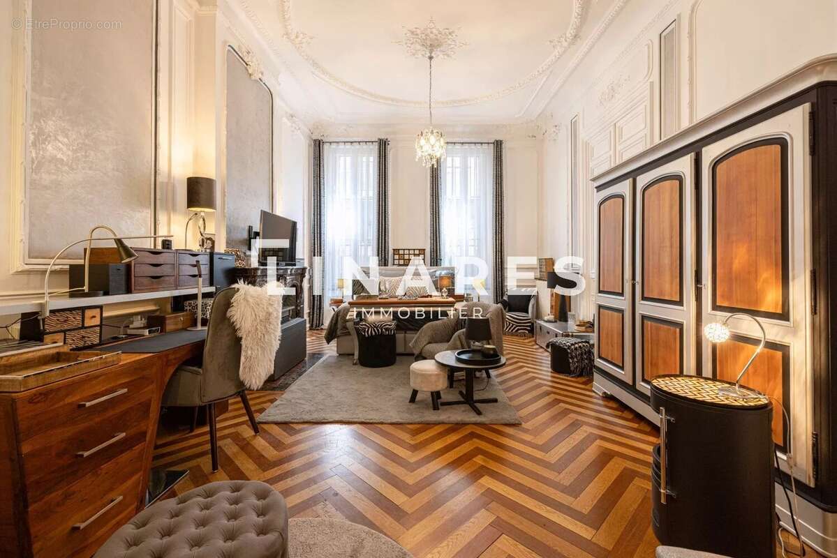 Appartement à MARSEILLE-6E