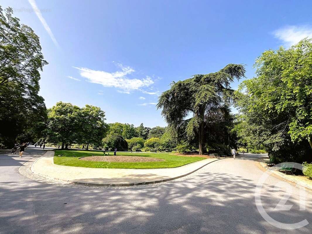 Appartement à PARIS-14E