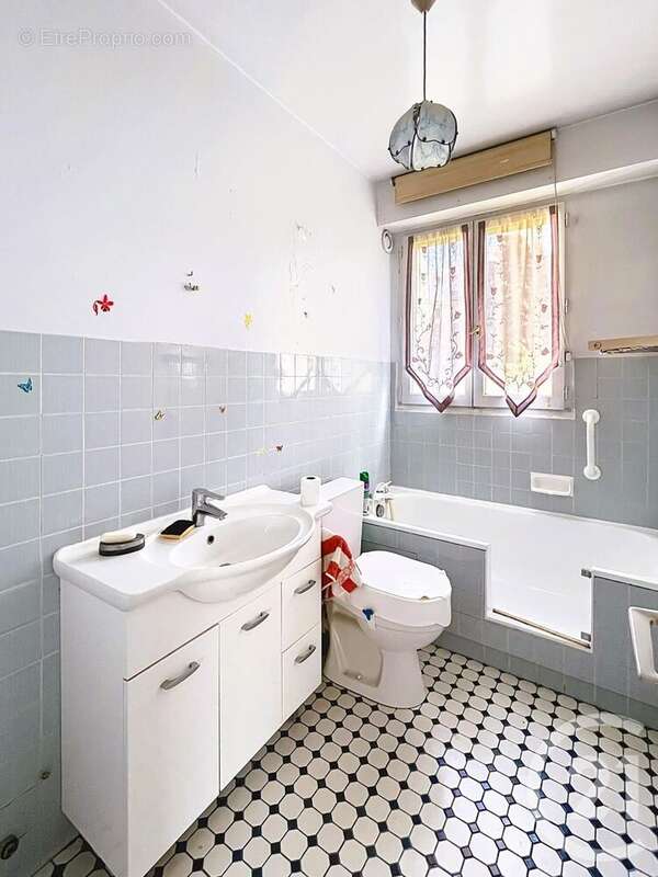 Appartement à PARIS-14E