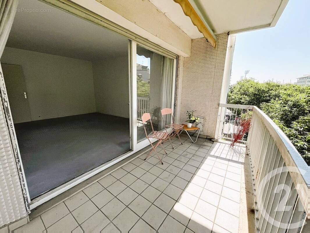 Appartement à PARIS-14E