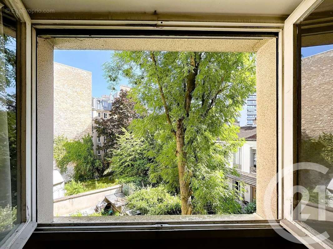 Appartement à PARIS-14E
