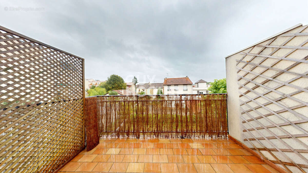 Appartement à SAVIGNY-SUR-ORGE