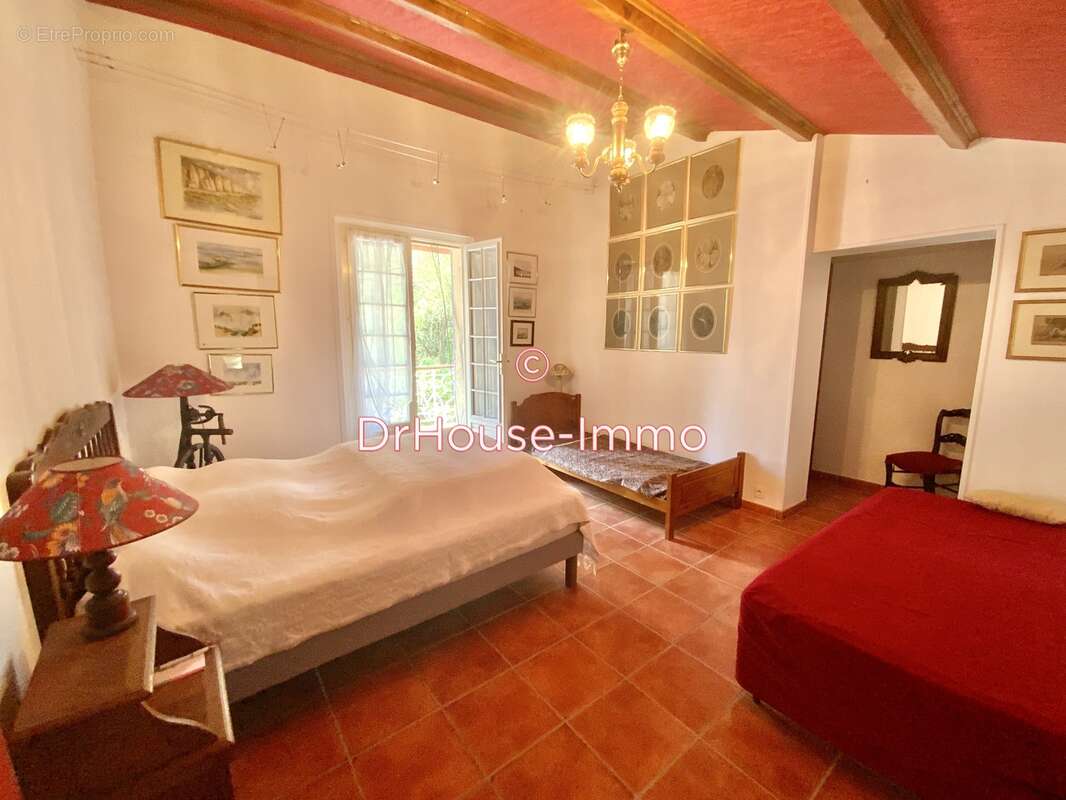 Maison à SAINT-ETIENNE-LES-ORGUES