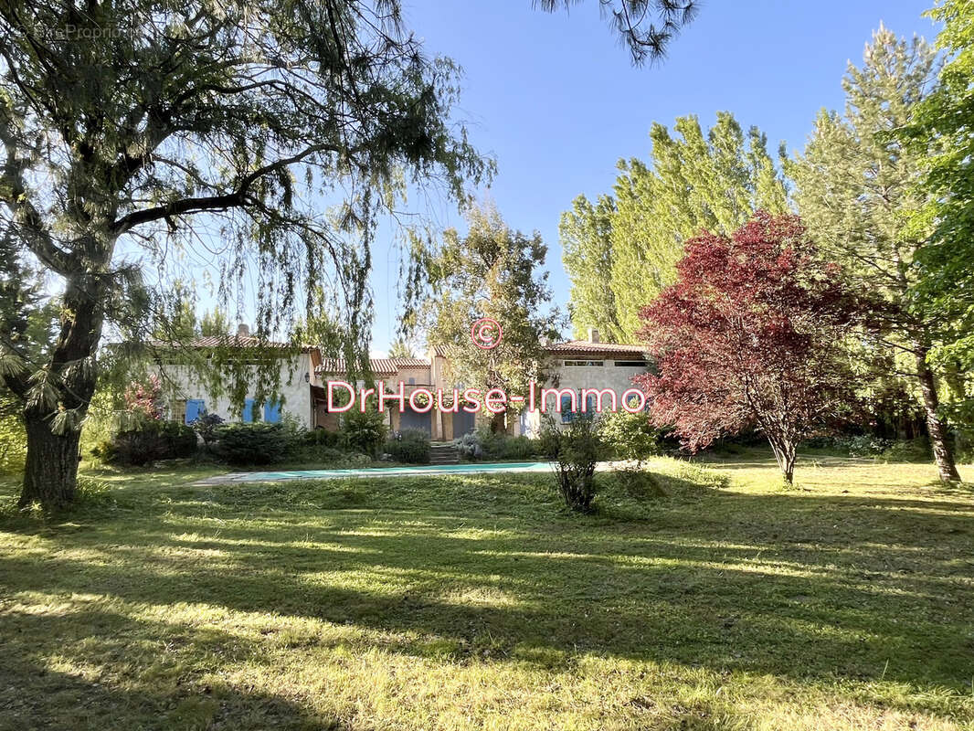 Maison à SAINT-ETIENNE-LES-ORGUES