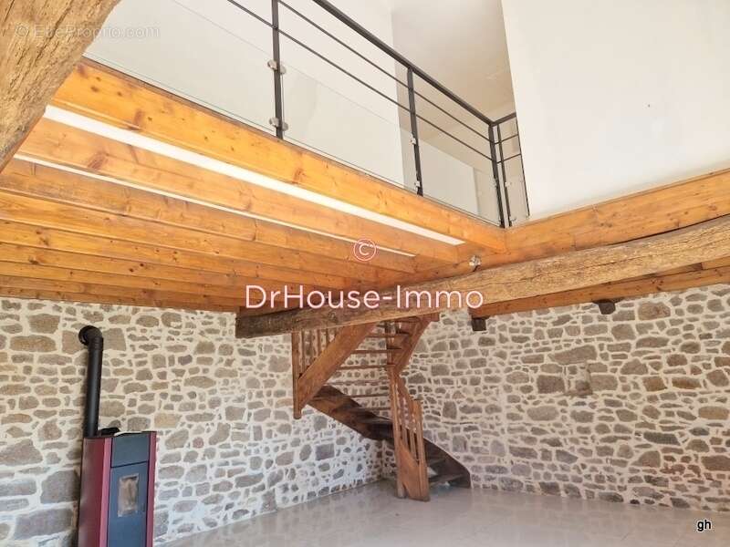 Maison à LOUVIGNE-DU-DESERT