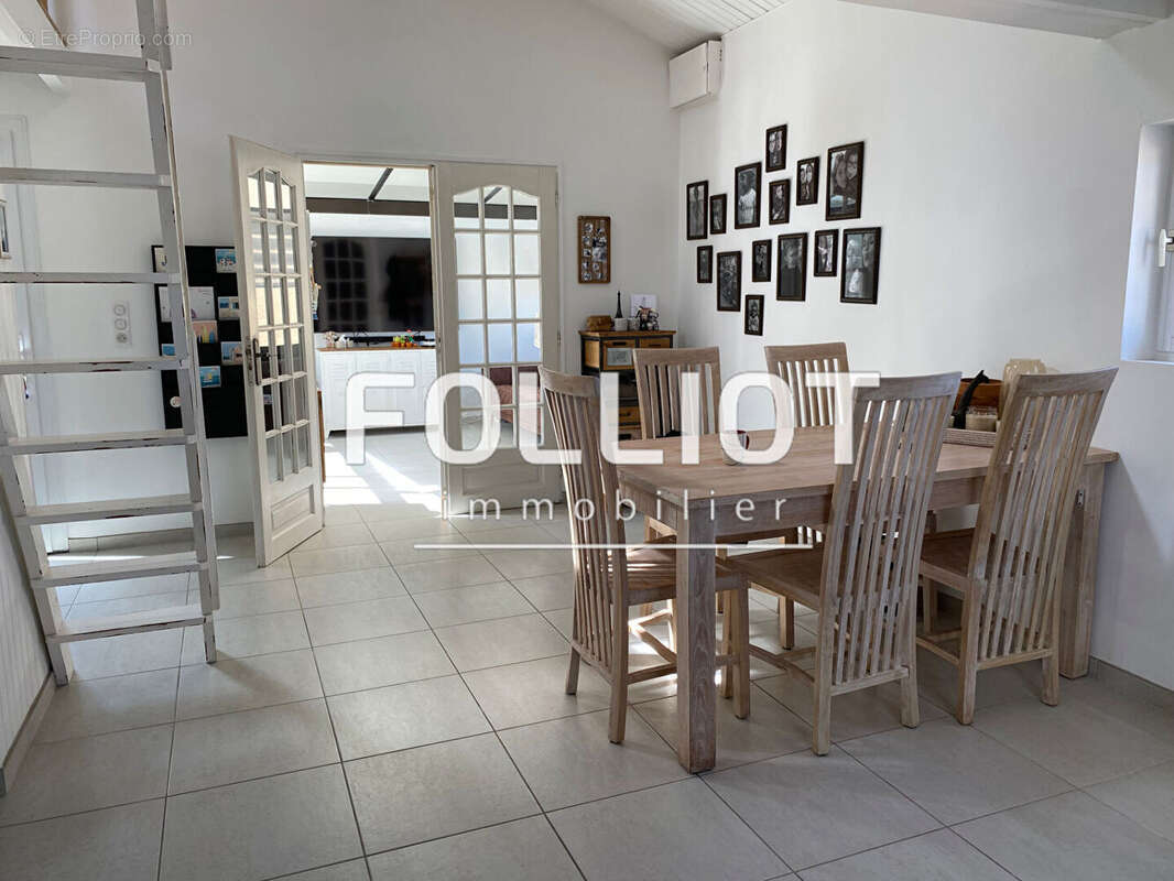 Maison à AGON-COUTAINVILLE