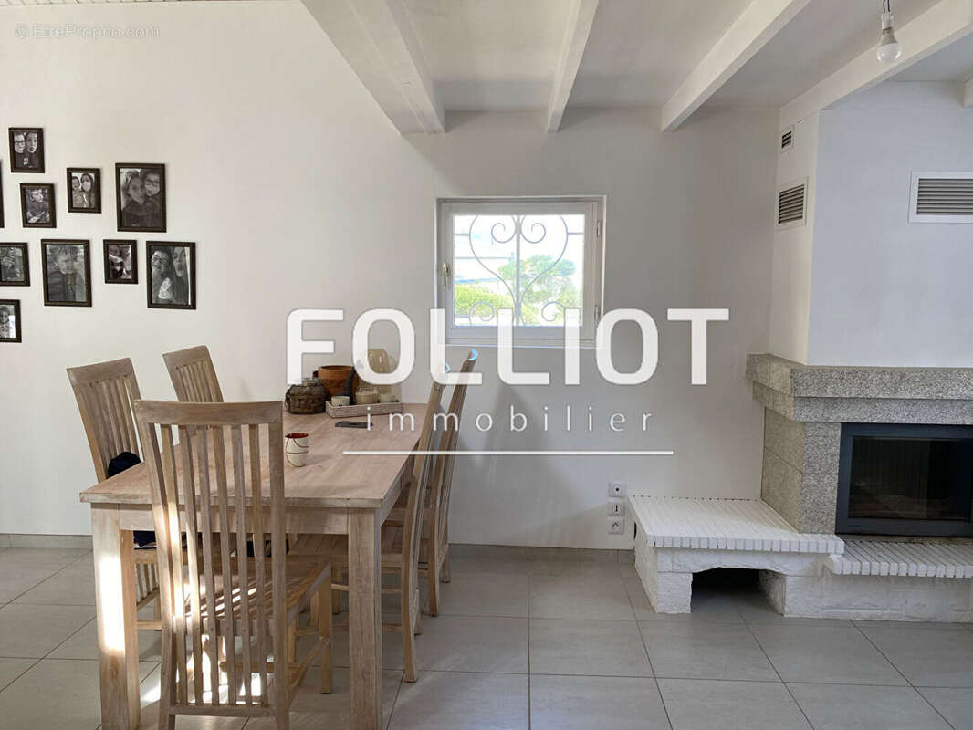 Maison à AGON-COUTAINVILLE