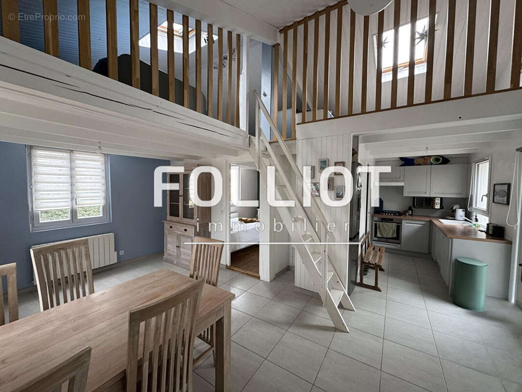 Maison à AGON-COUTAINVILLE