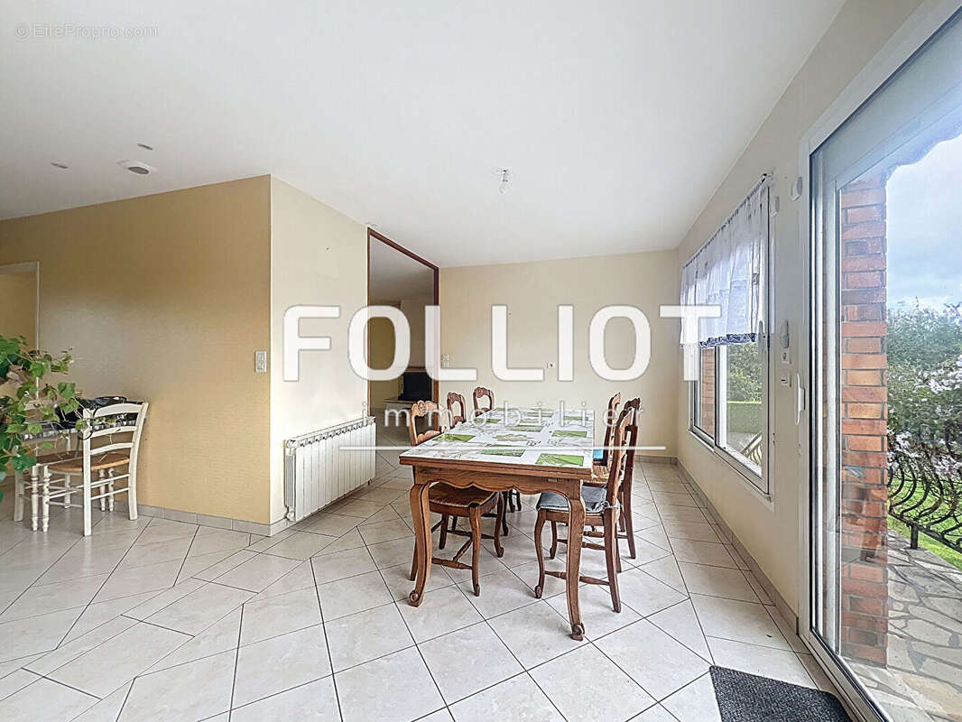 Maison à SAINT-OVIN