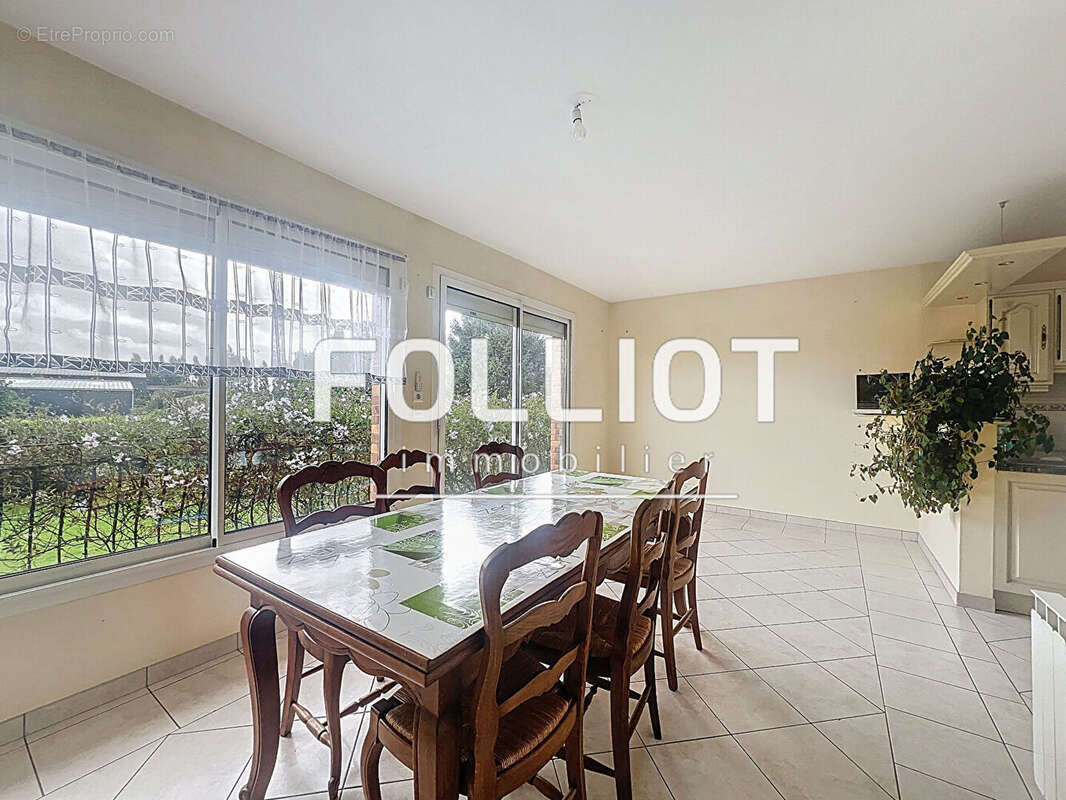 Maison à SAINT-OVIN