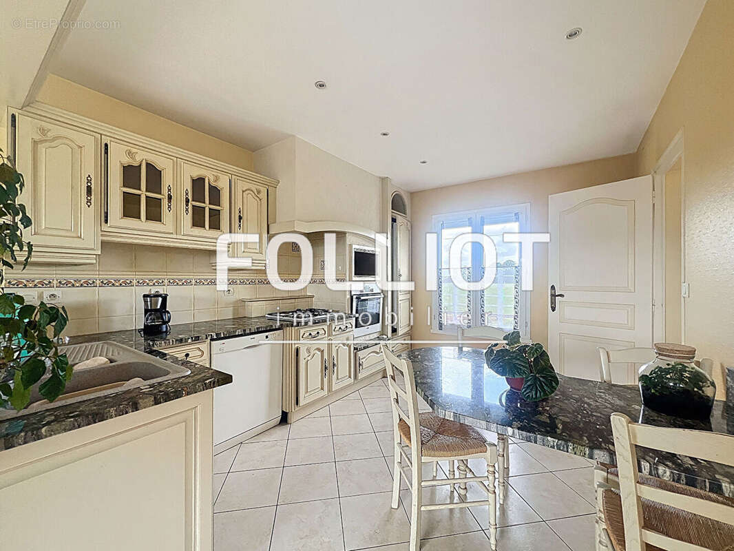 Maison à SAINT-OVIN