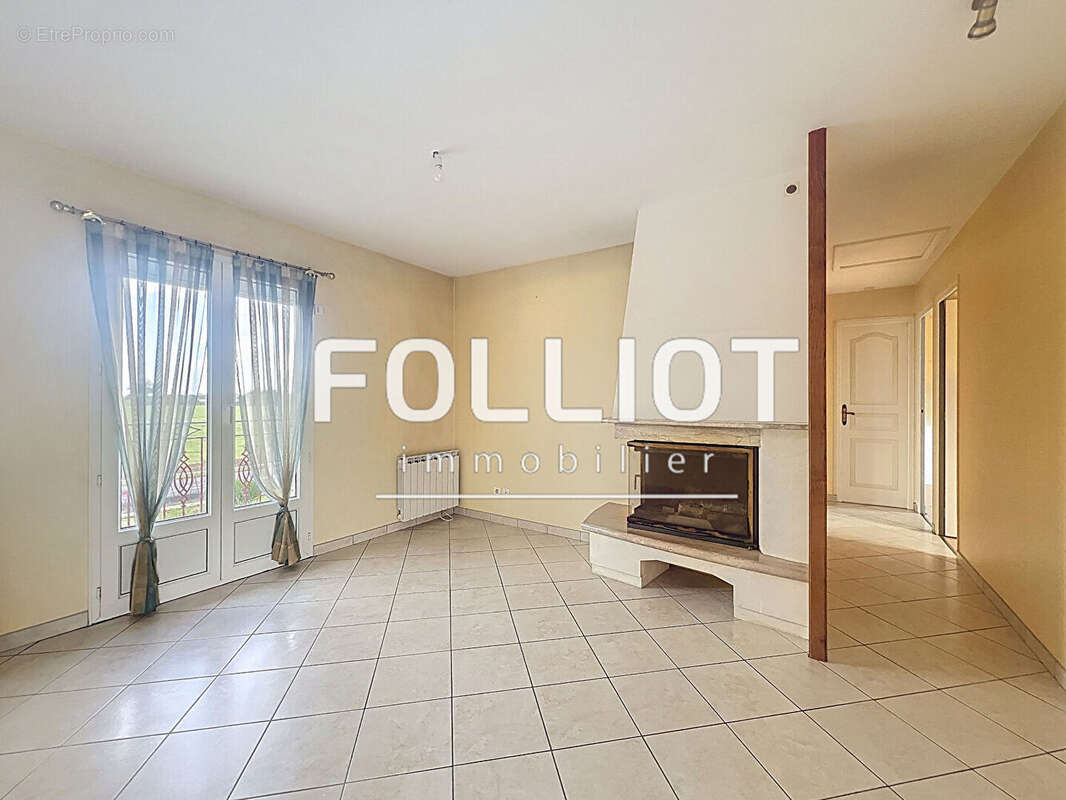 Maison à SAINT-OVIN