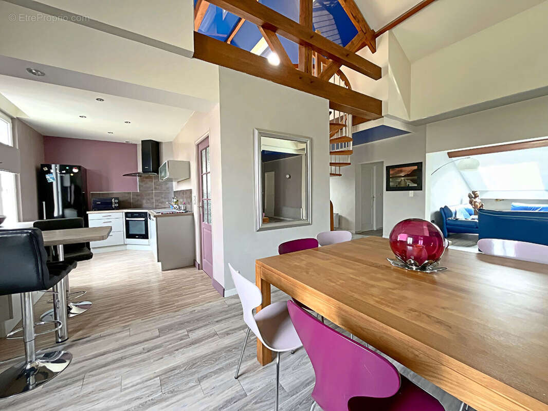 Appartement à COURCY