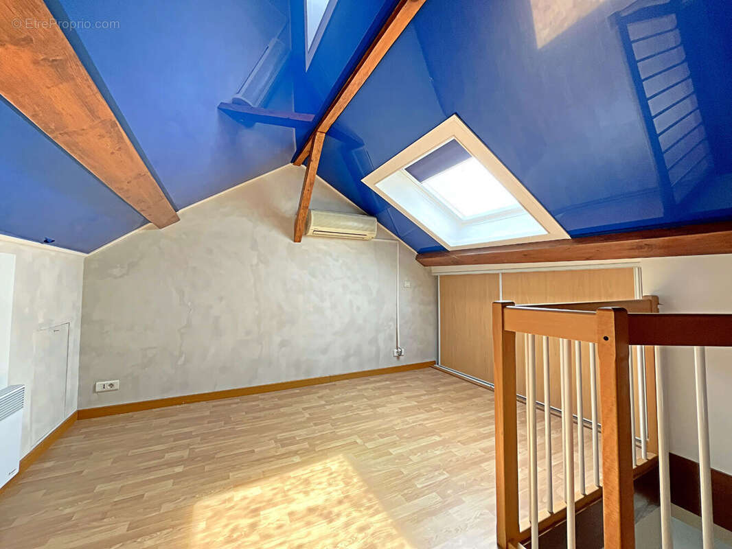 Appartement à COURCY