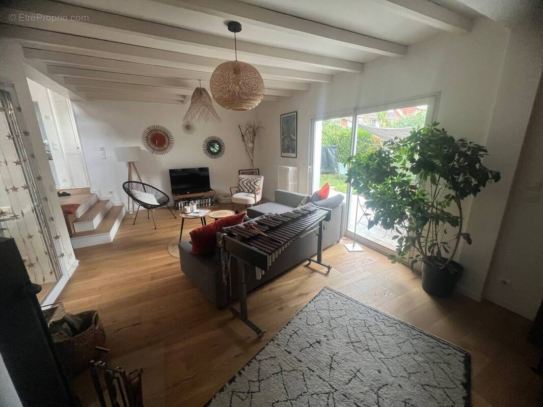 Maison à SARTROUVILLE