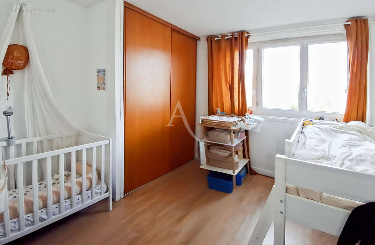 Appartement à SURESNES