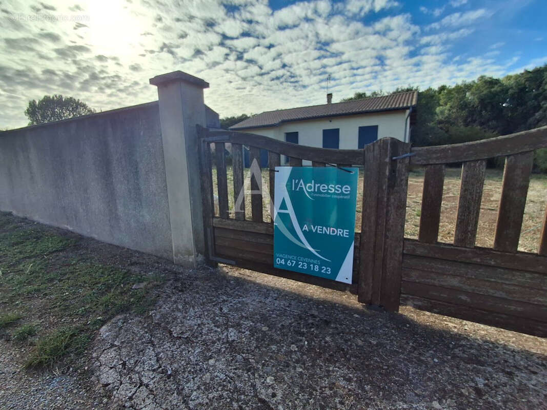Maison à LA TOUR-SUR-ORB