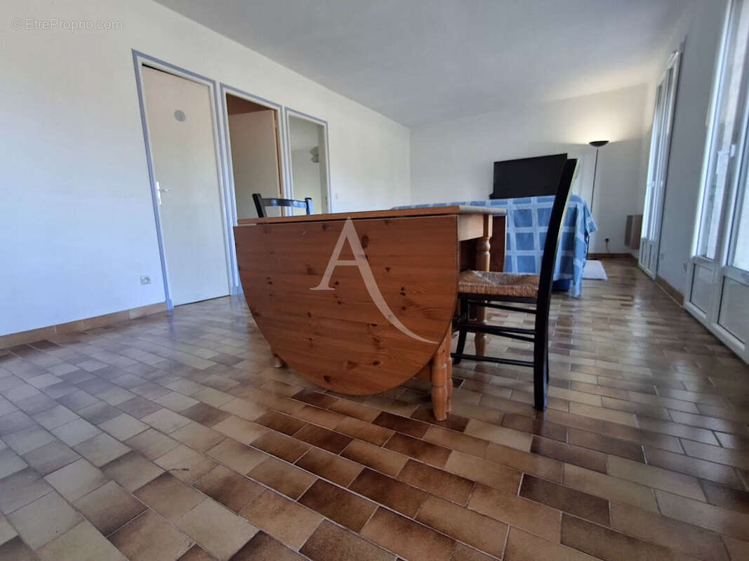 Maison à LA TOUR-SUR-ORB