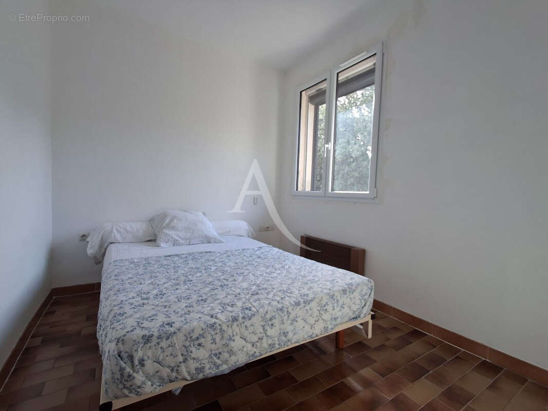 Maison à LA TOUR-SUR-ORB