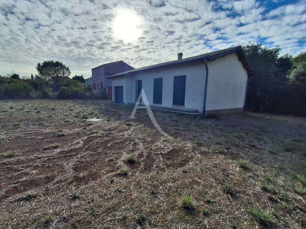 Maison à LA TOUR-SUR-ORB
