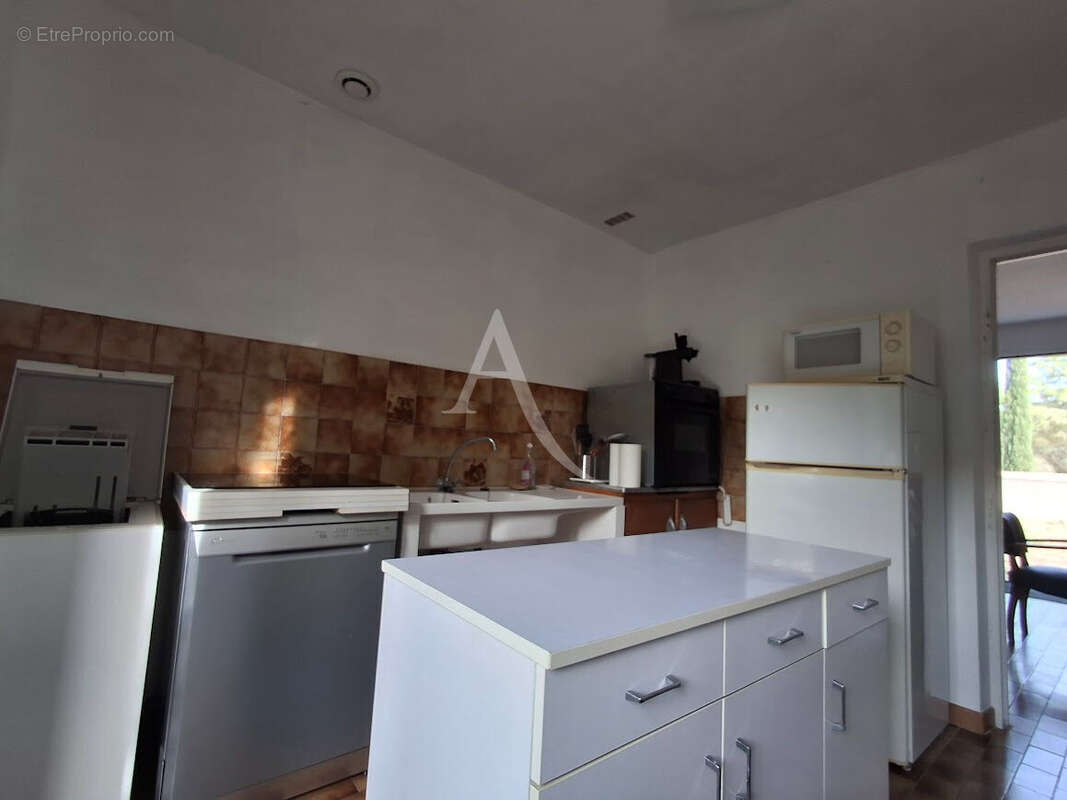 Maison à LA TOUR-SUR-ORB