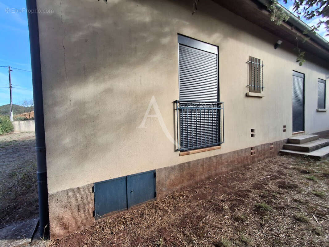 Maison à LA TOUR-SUR-ORB