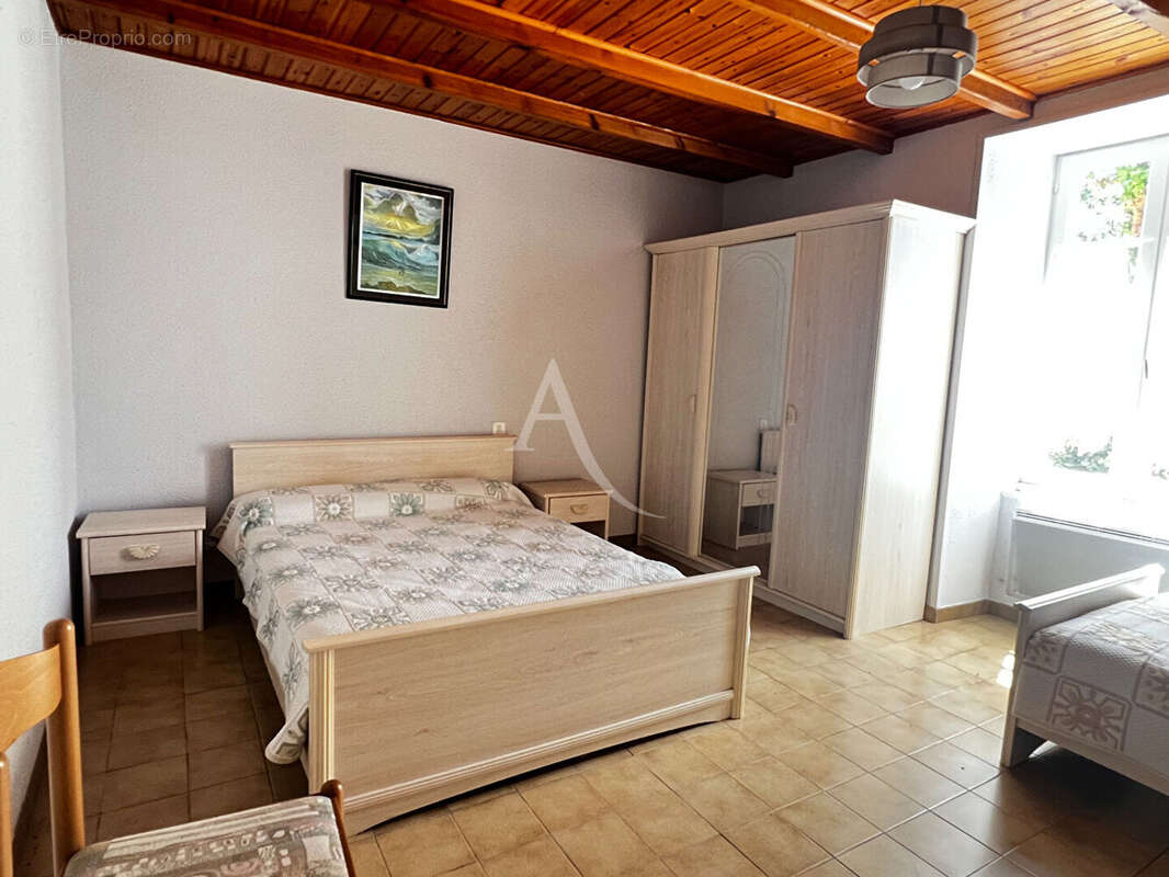 Maison à MOUZEUIL-SAINT-MARTIN