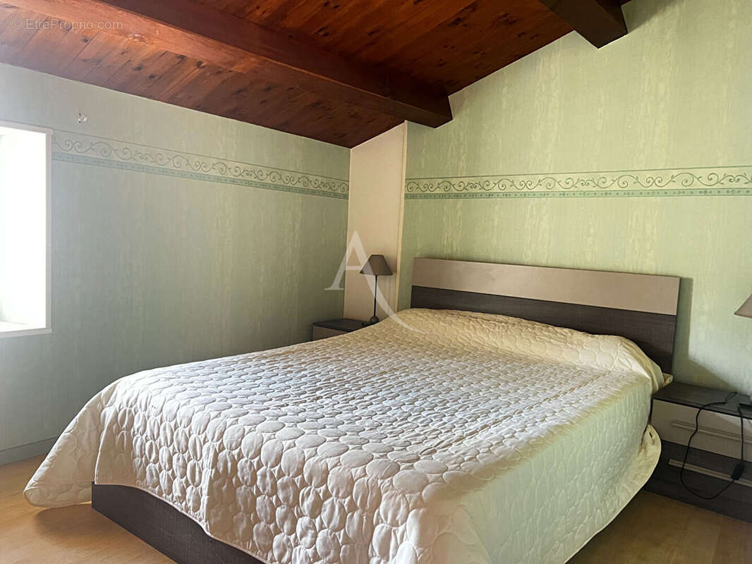 Maison à MOUZEUIL-SAINT-MARTIN