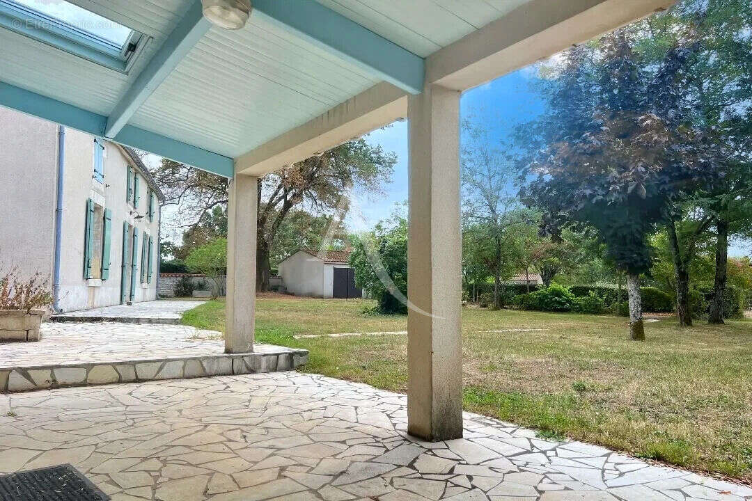 Maison à MOUZEUIL-SAINT-MARTIN