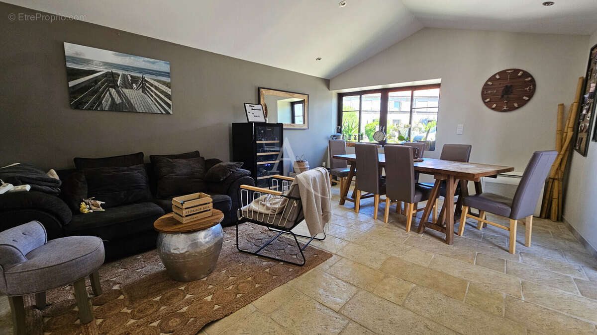 Maison à SAINT-NAZAIRE-SUR-CHARENTE