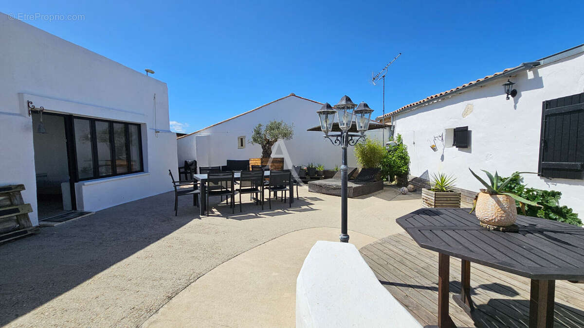 Maison à SAINT-NAZAIRE-SUR-CHARENTE