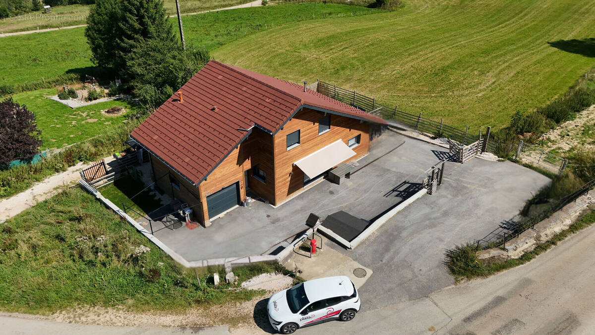 Maison à LA CLUSE-ET-MIJOUX