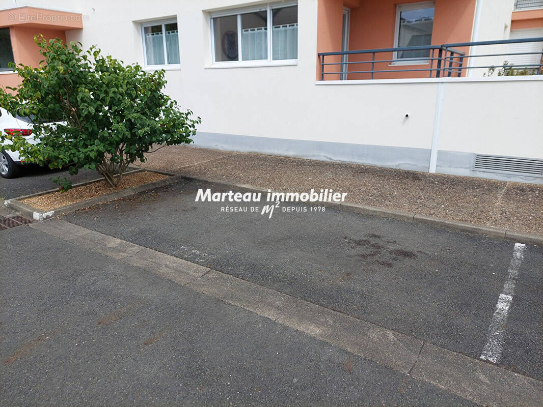 Parking à COULAINES