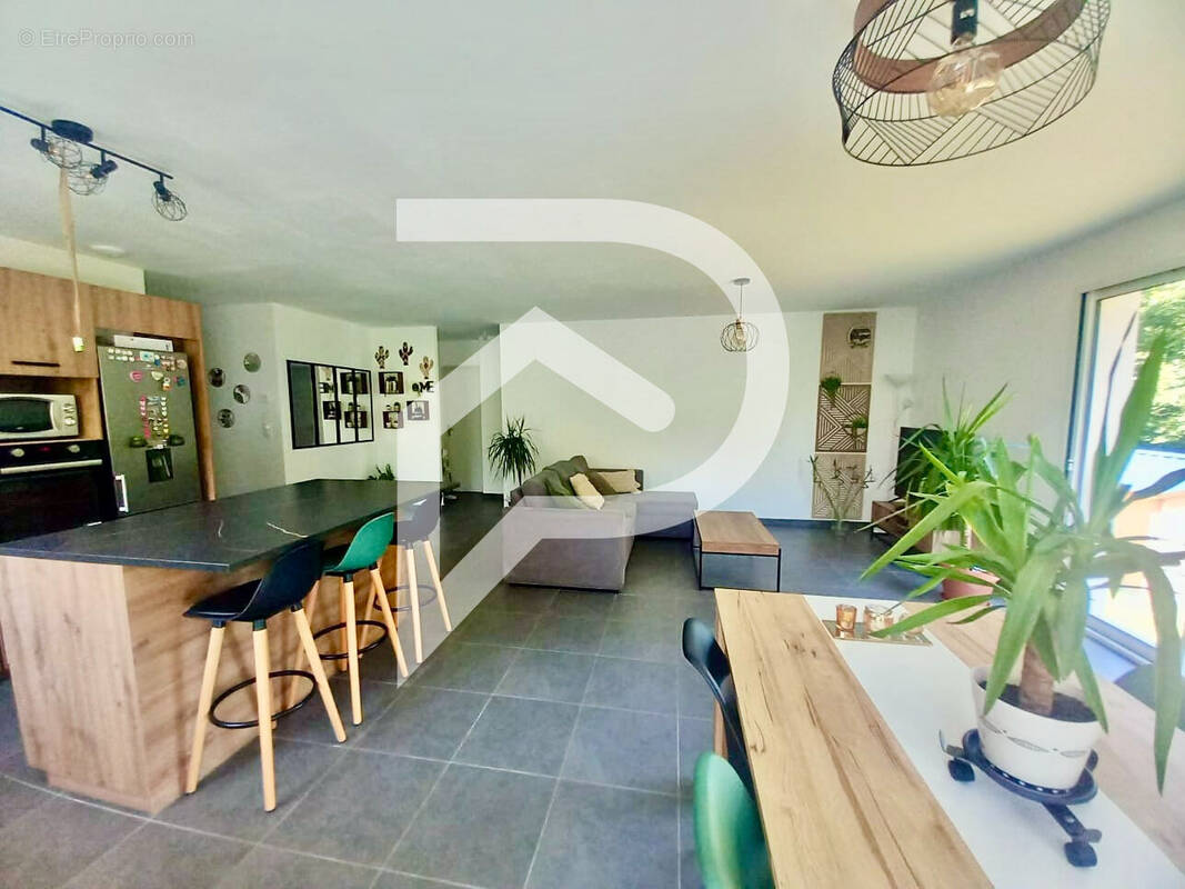 Maison à SAINT-MARTIN-DE-HINX