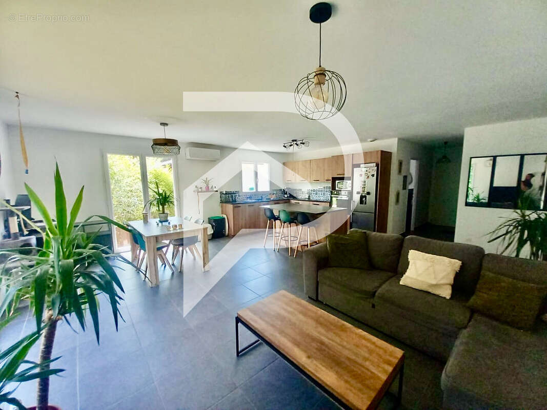 Maison à SAINT-MARTIN-DE-HINX