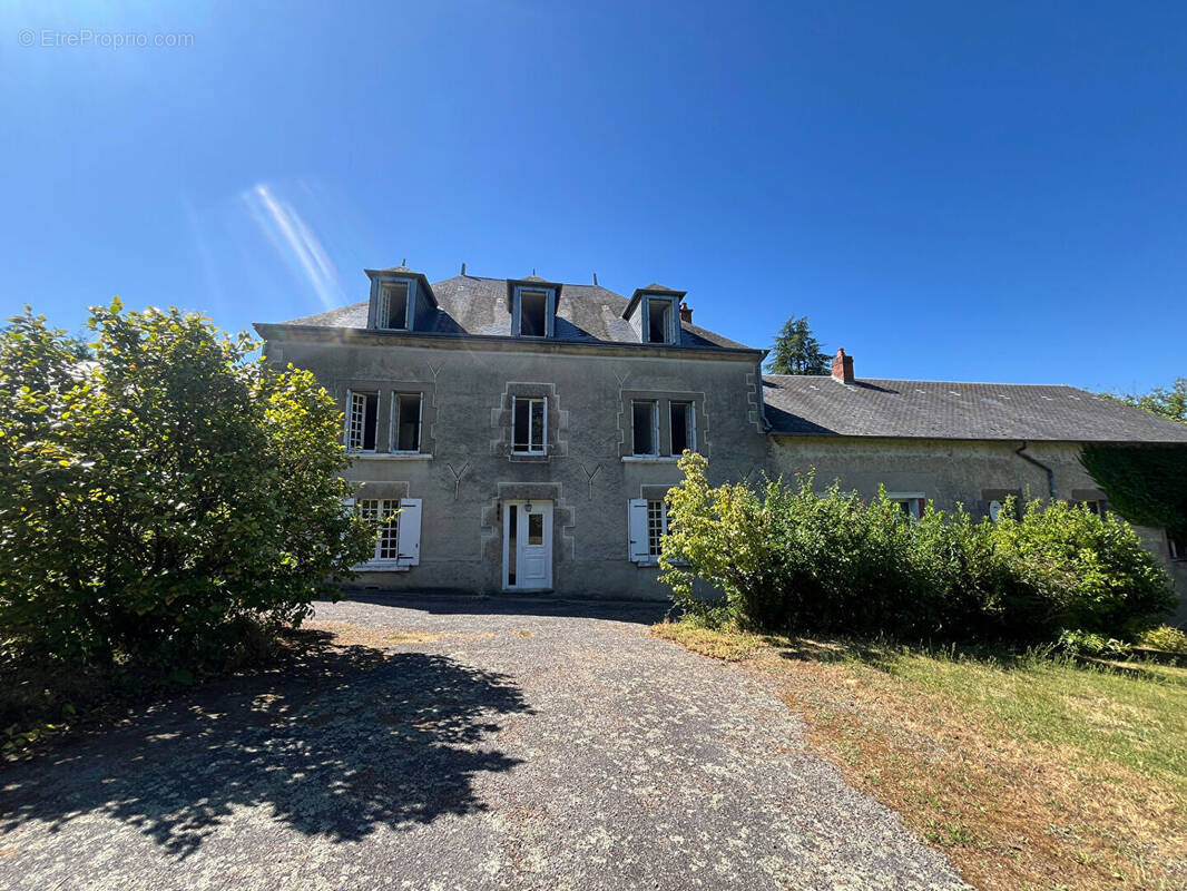 Maison à SAINT-SULPICE-LAURIERE