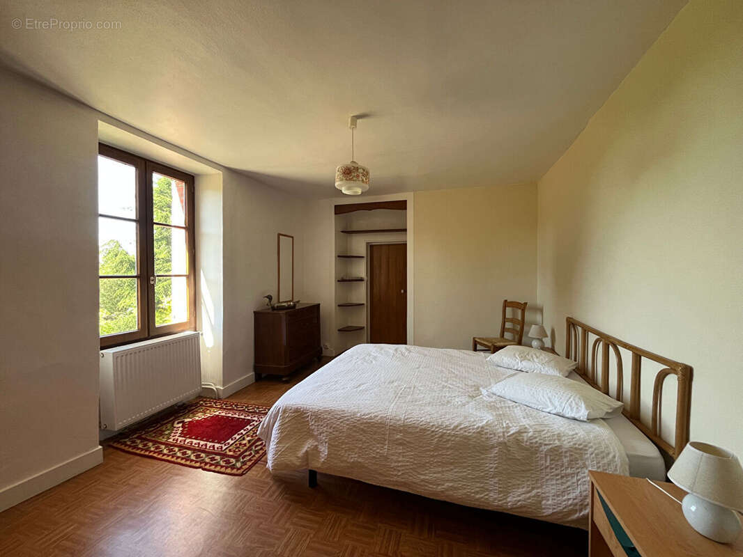 Maison à SAINT-SULPICE-LAURIERE