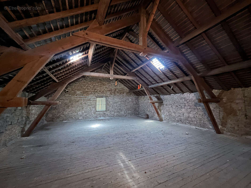 Maison à SAINT-SULPICE-LAURIERE