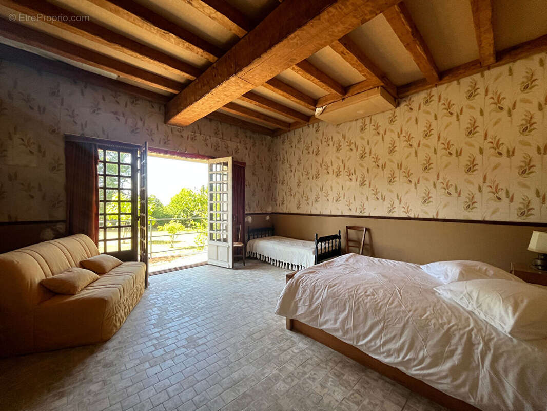 Maison à SAINT-SULPICE-LAURIERE