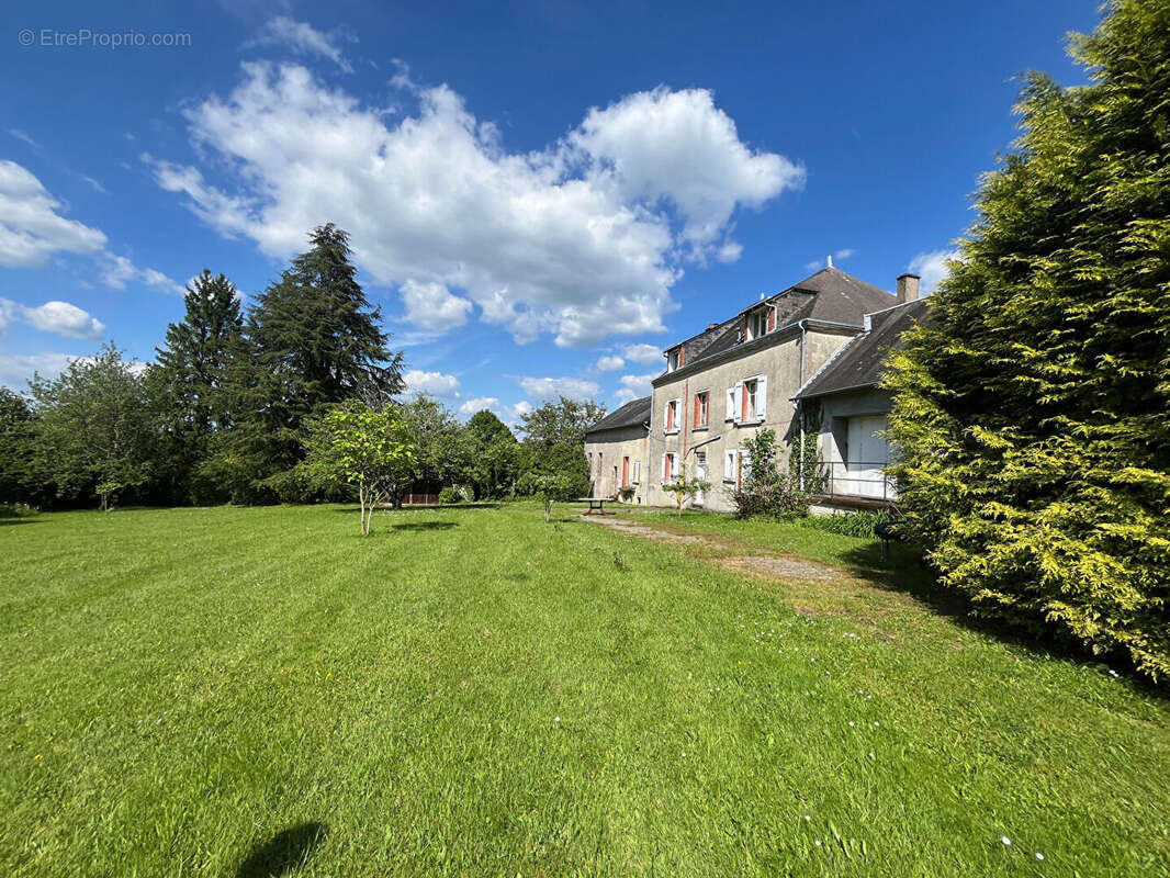 Maison à SAINT-SULPICE-LAURIERE