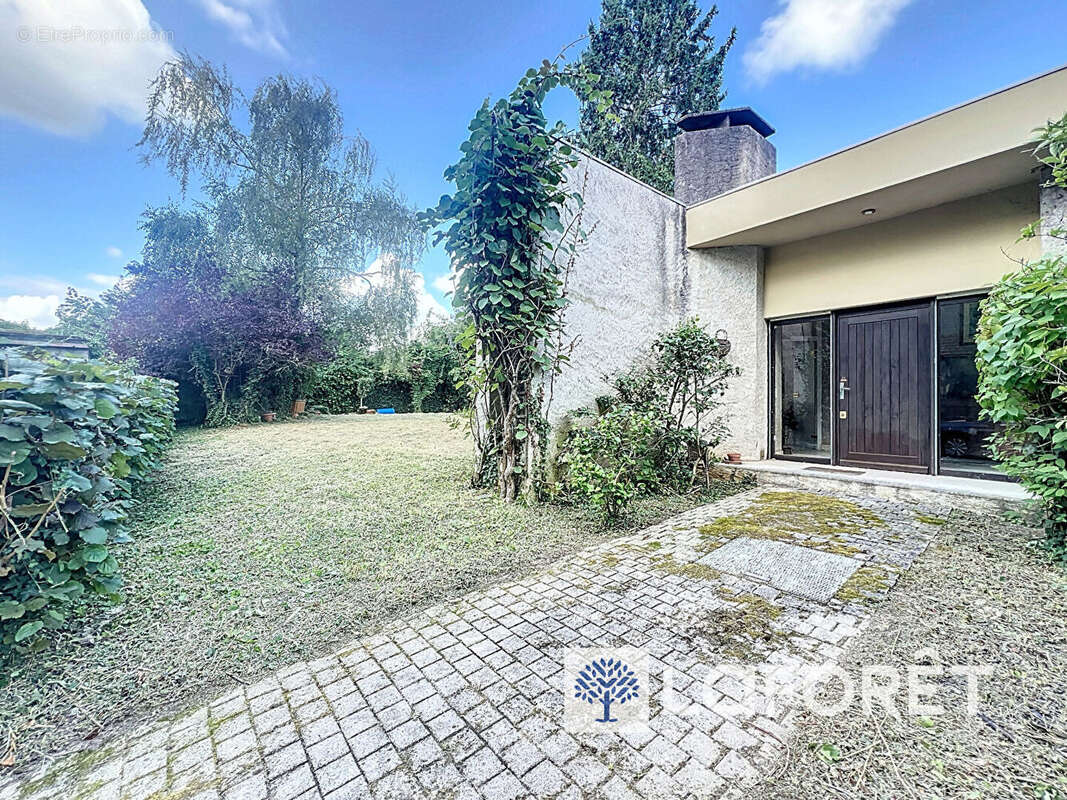 Maison à CHAMPAGNE-AU-MONT-D'OR