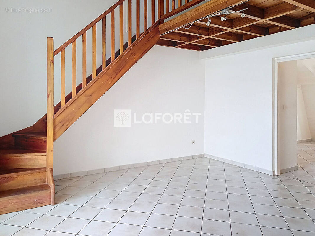 Appartement à BAIE-MAHAULT