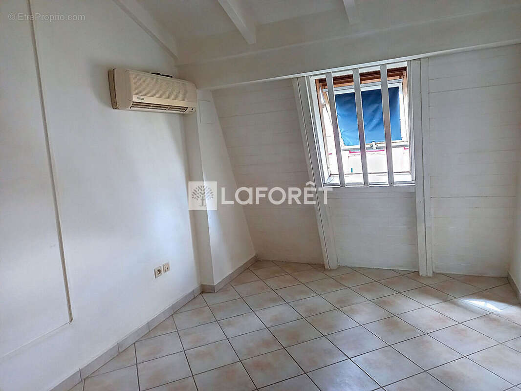 Appartement à BAIE-MAHAULT