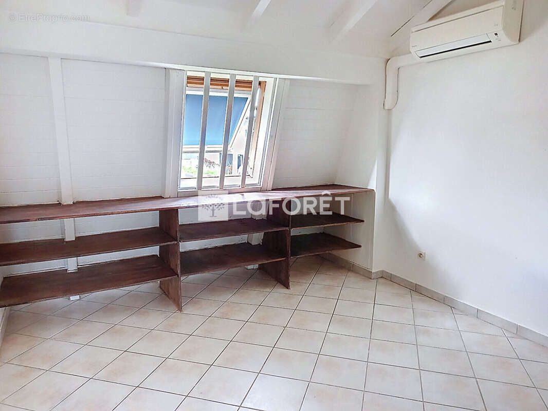 Appartement à BAIE-MAHAULT