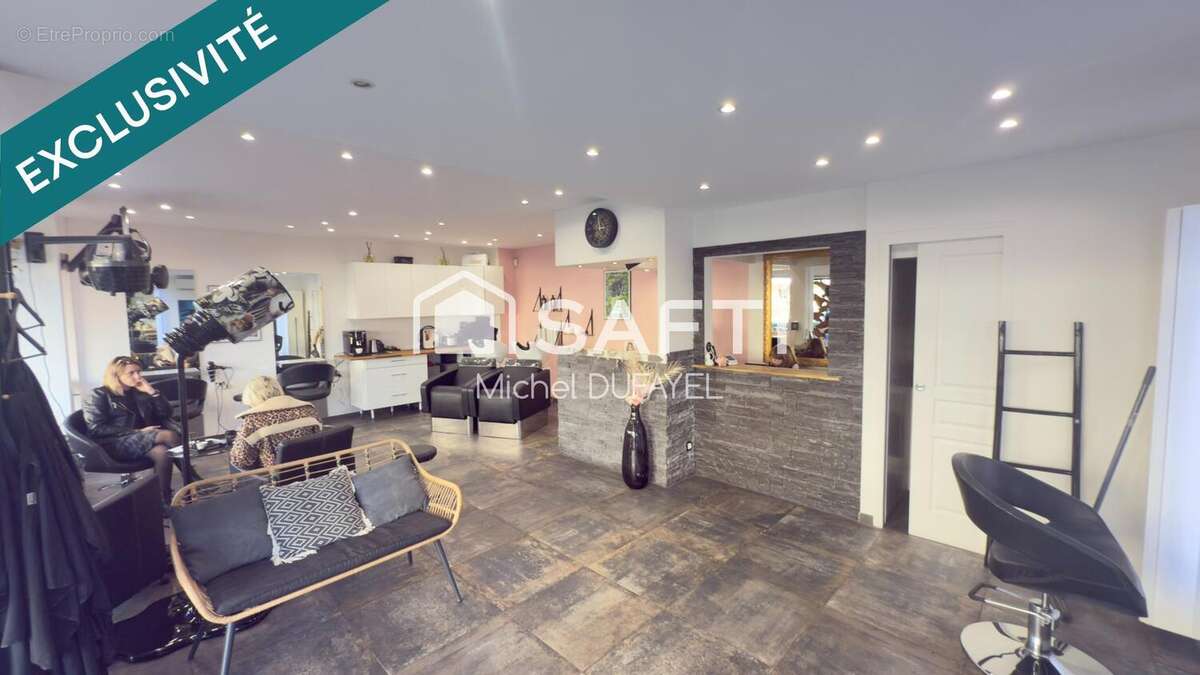 Photo 2 - Commerce à FREJUS