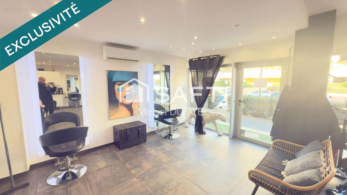 Photo 3 - Commerce à FREJUS