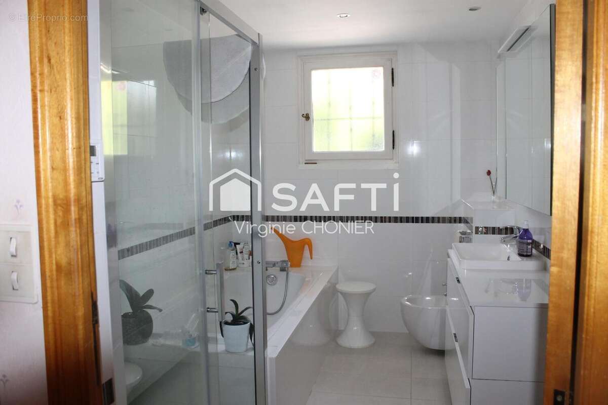 Photo 7 - Maison à SAINT-REMY-EN-ROLLAT