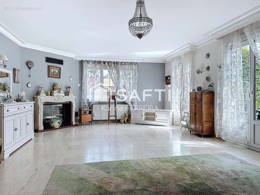 Photo 2 - Maison à VILLECRESNES