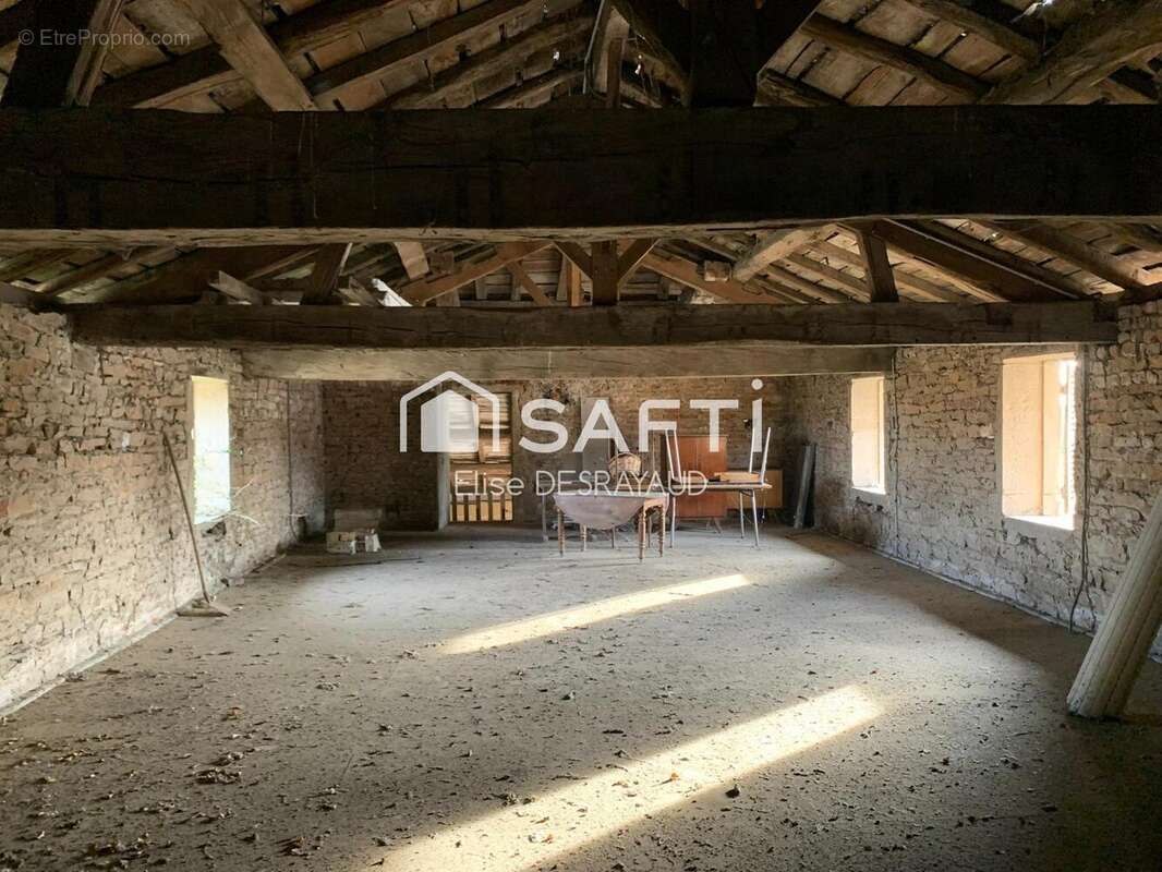 Photo 2 - Maison à BAGE-LE-CHATEL