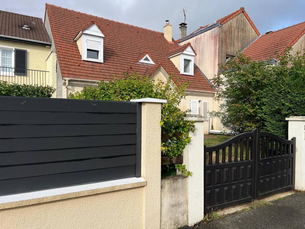 Photo 1 - Maison à LES ESSARTS-LE-ROI